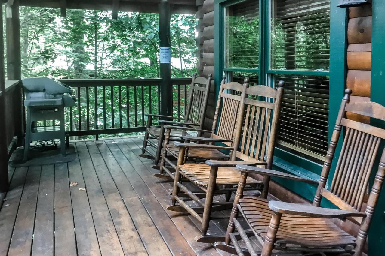 Holly Berry Villa Пиджен Фордж Екстериор снимка