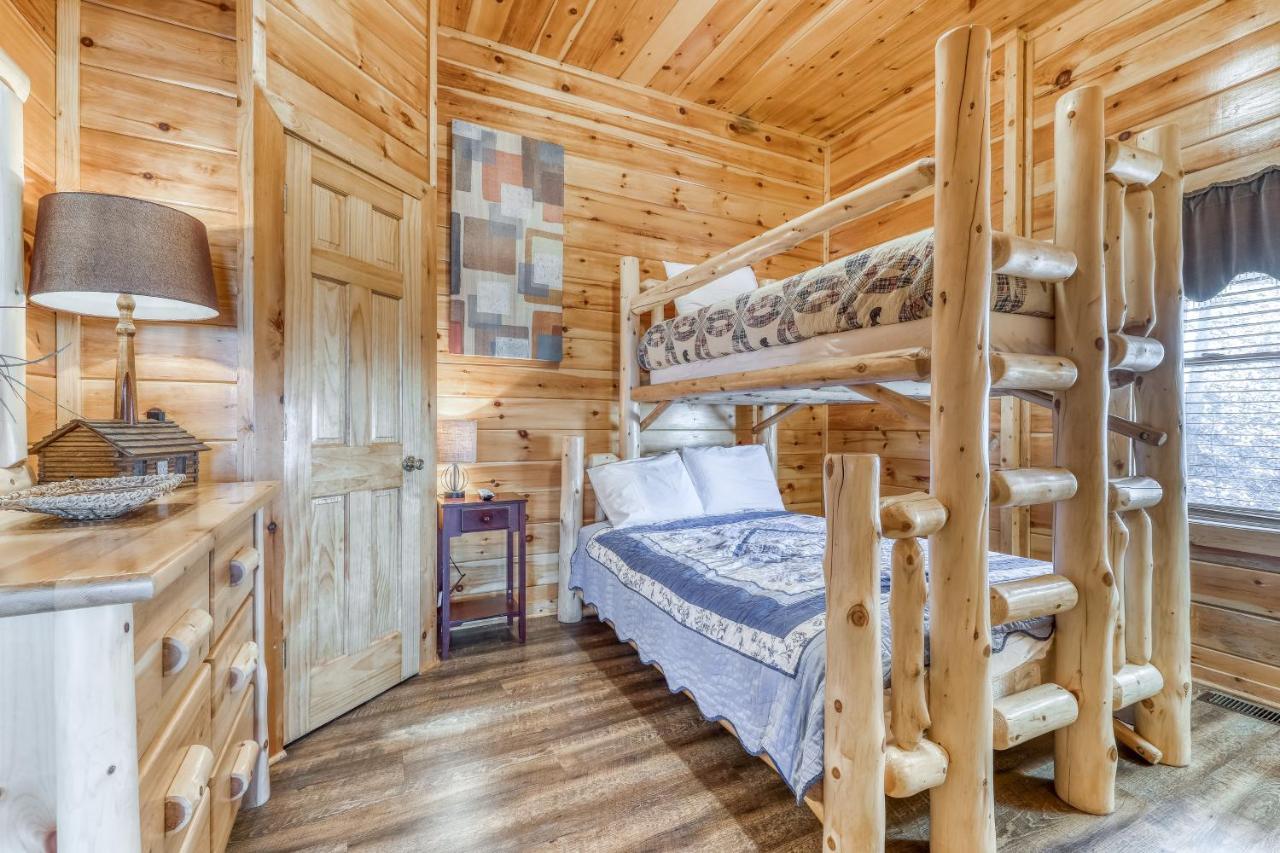 Holly Berry Villa Пиджен Фордж Екстериор снимка