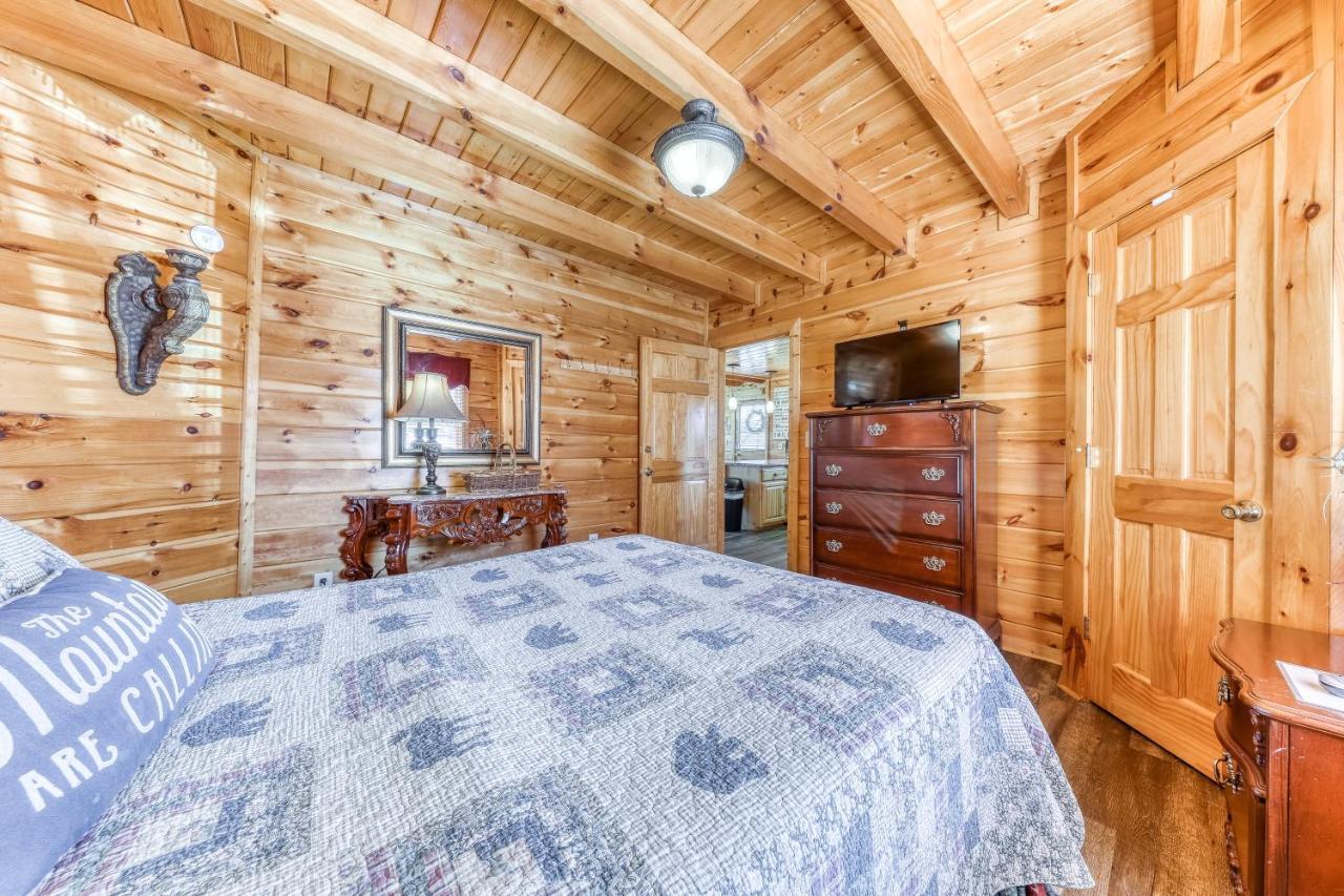 Holly Berry Villa Пиджен Фордж Екстериор снимка