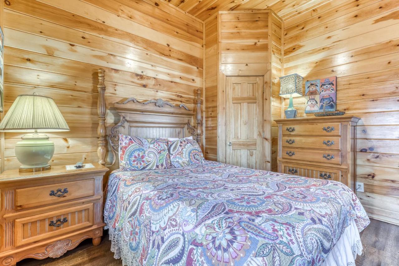 Holly Berry Villa Пиджен Фордж Екстериор снимка