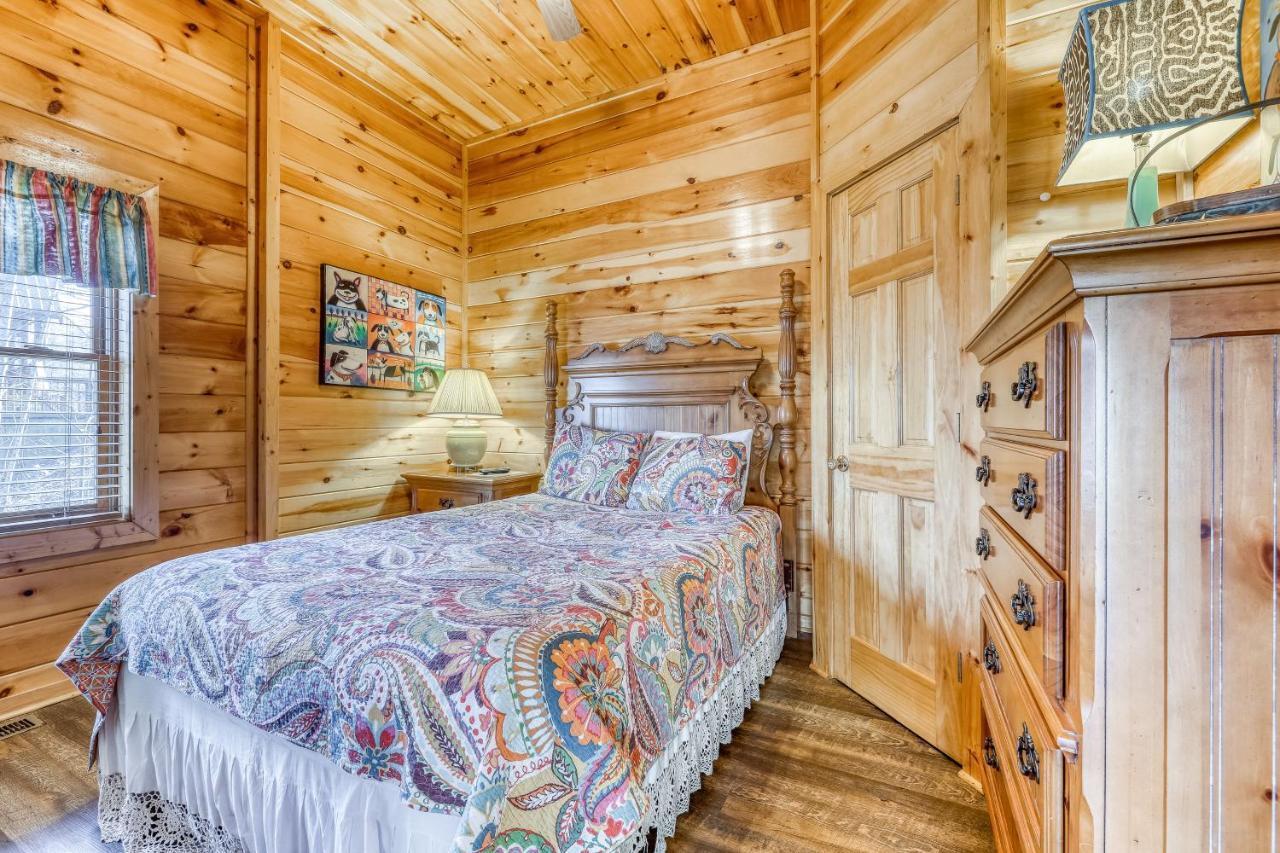 Holly Berry Villa Пиджен Фордж Екстериор снимка